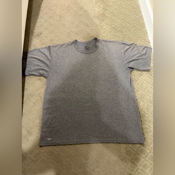 Men Nike dri-fit athletic T-shirt size XL - Picture 1 of 12